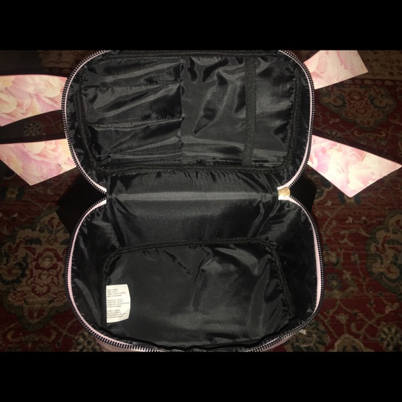 BETSEY JOHNSON Puffy Bow Train Case (Blush Floral) - Picture 2 of 9